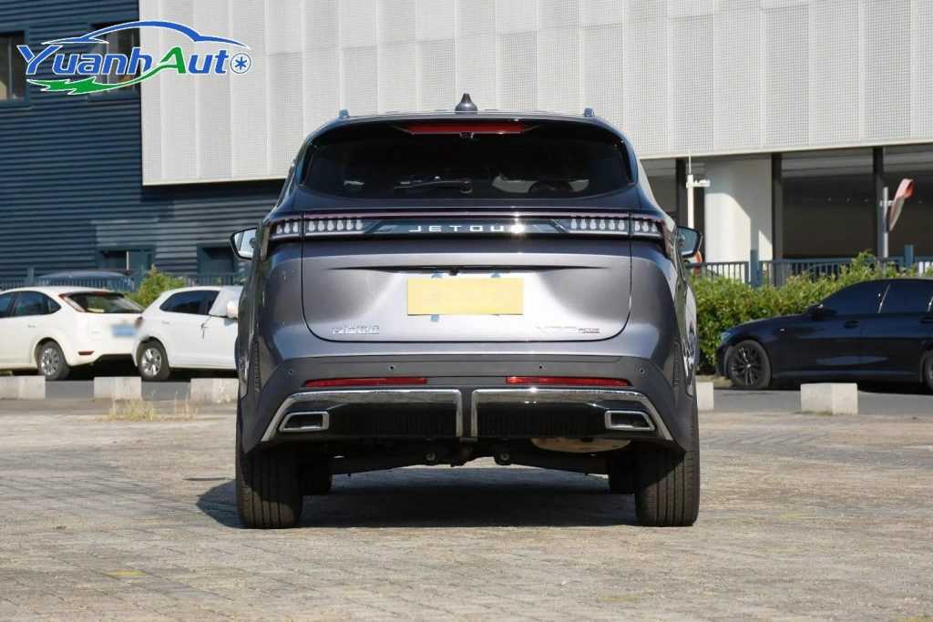 Jetour X70 Plus SUV wheel and side skirt detail