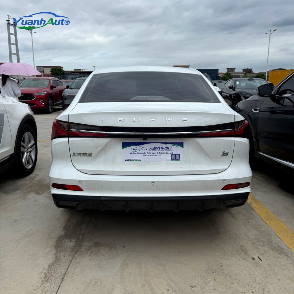 Used 2023 Roewe i5 White — export photo, Yuanh Auto