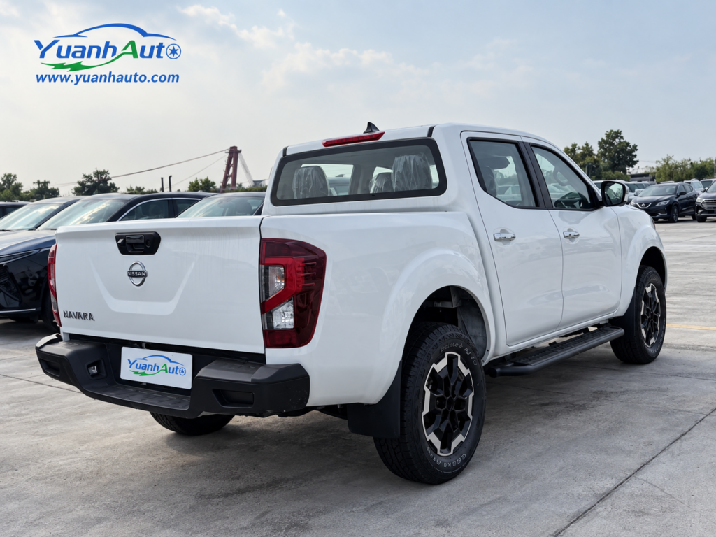 Nissan Navara — export photo, Yuanh Auto