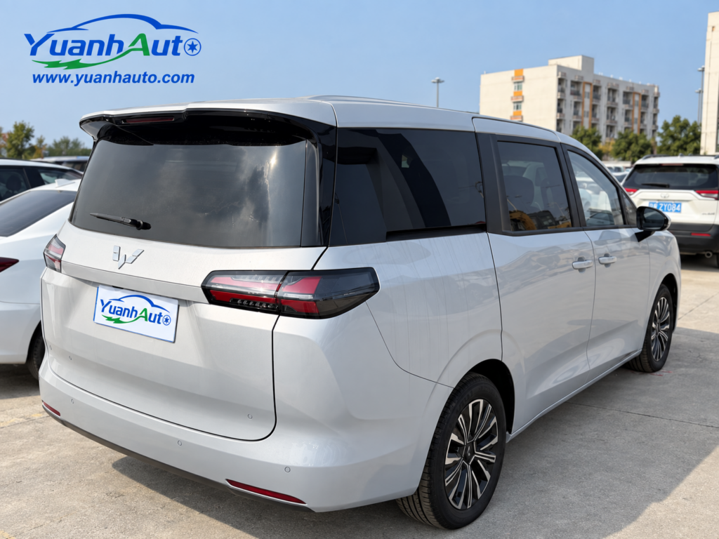 Wuling Starlight 730 — export photo, Yuanh Auto