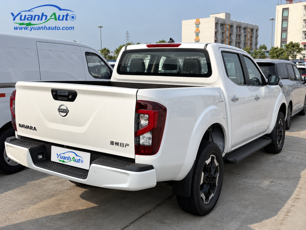 Nissan Navara — export photo, Yuanh Auto