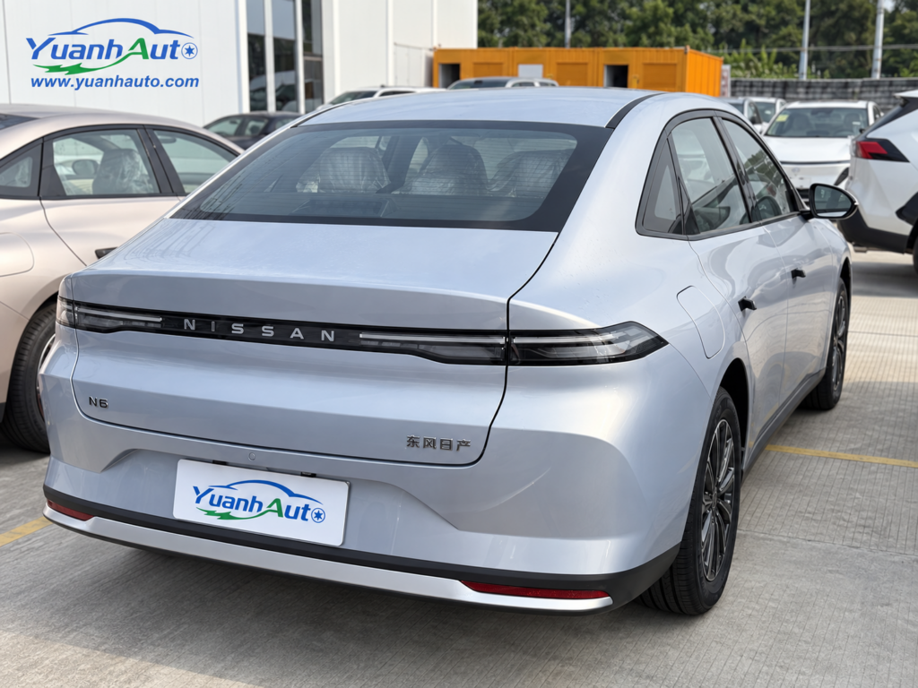 Nissan N7 — export photo, Yuanh Auto