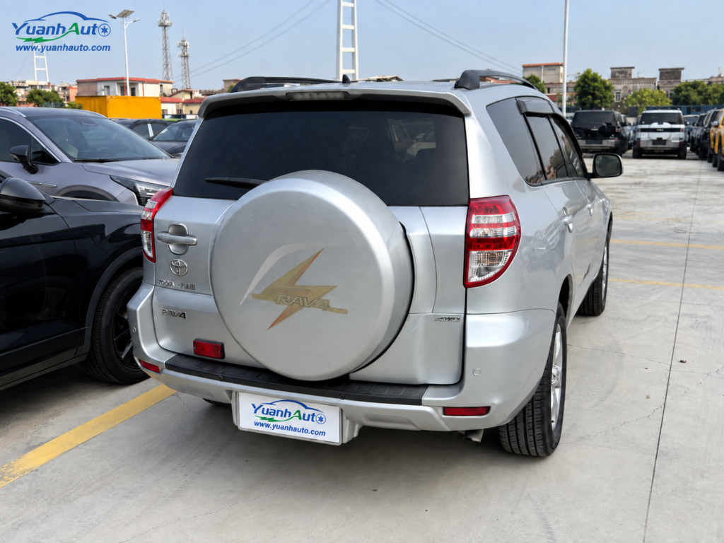 Toyota RAV4 — export photo, Yuanh Auto