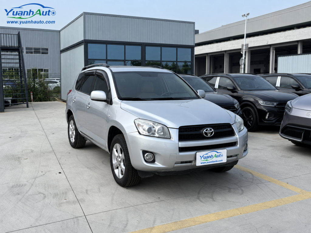 Toyota RAV4 — export photo, Yuanh Auto
