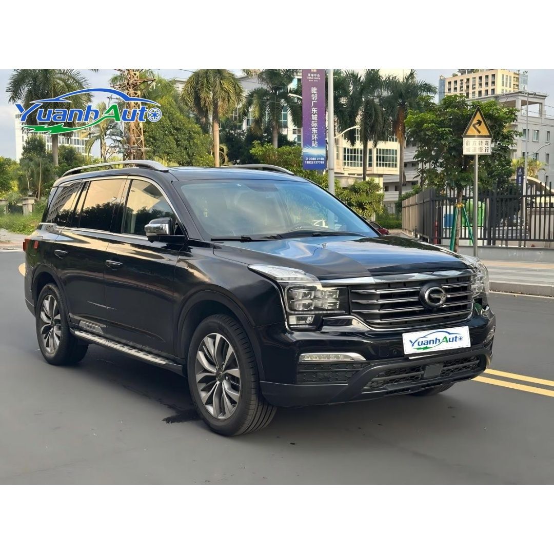 2017 GAC GS8 vehicle photo 1