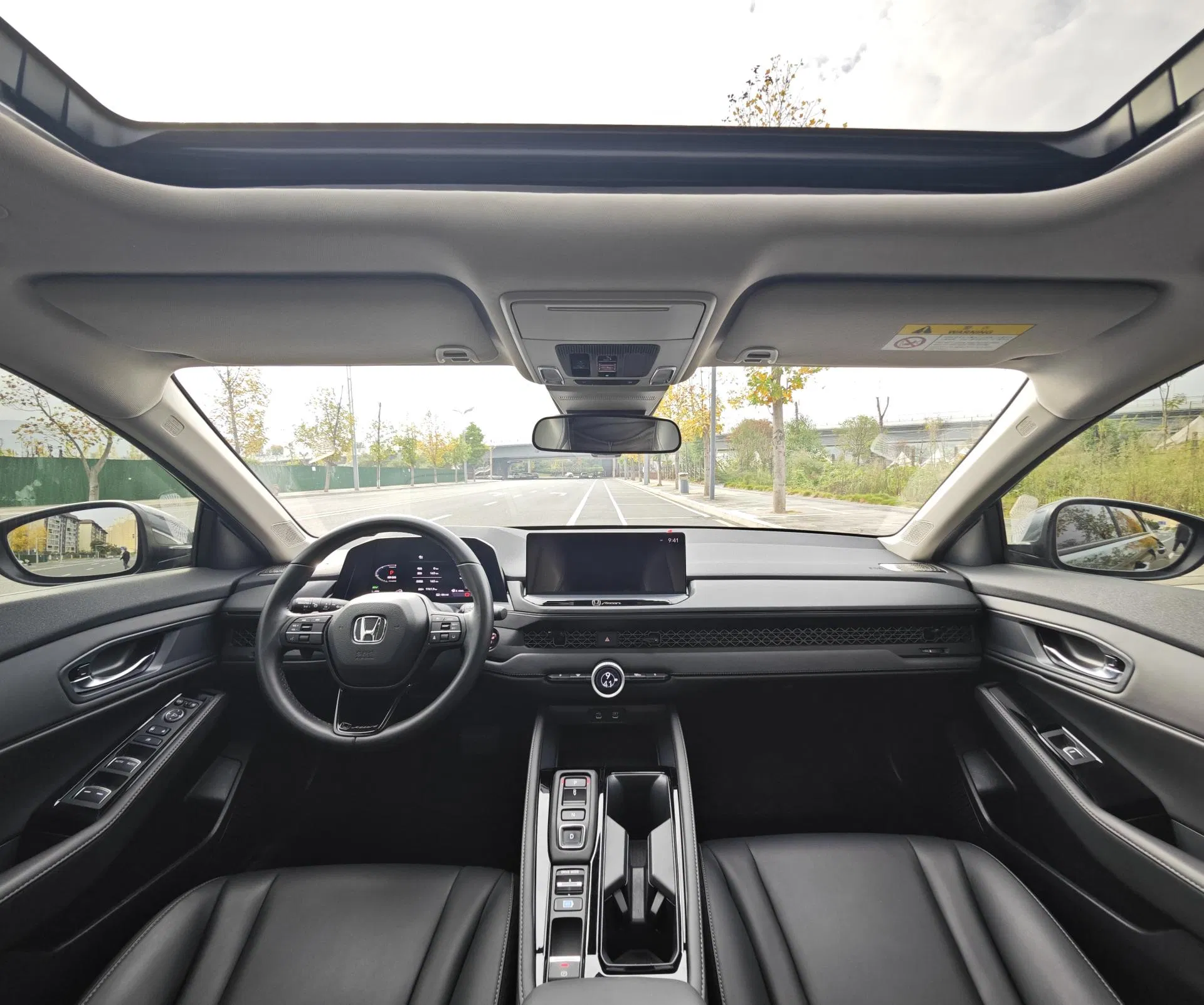 2023 Honda Accord 2.0L Hybrid Sedan — source image 14