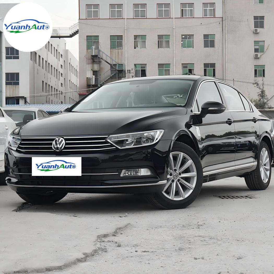 2017 Volkswagen Magotan Petrol Sedan — source image 1