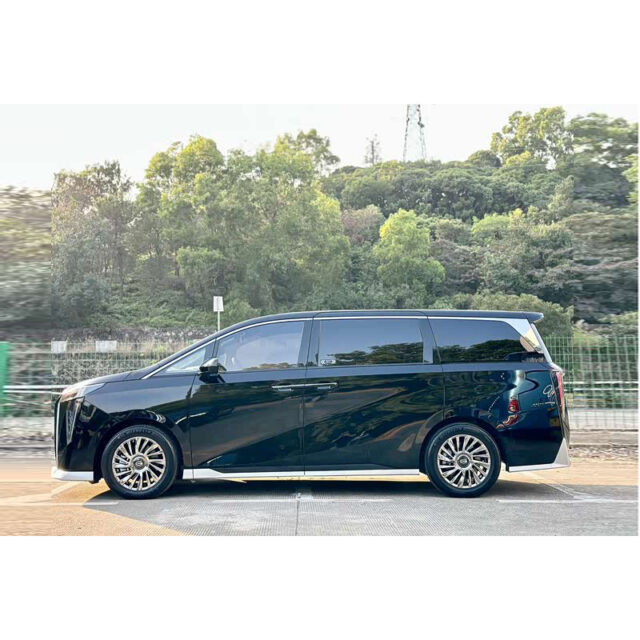 2024 GAC Trumpchi M8 vehicle photo 1