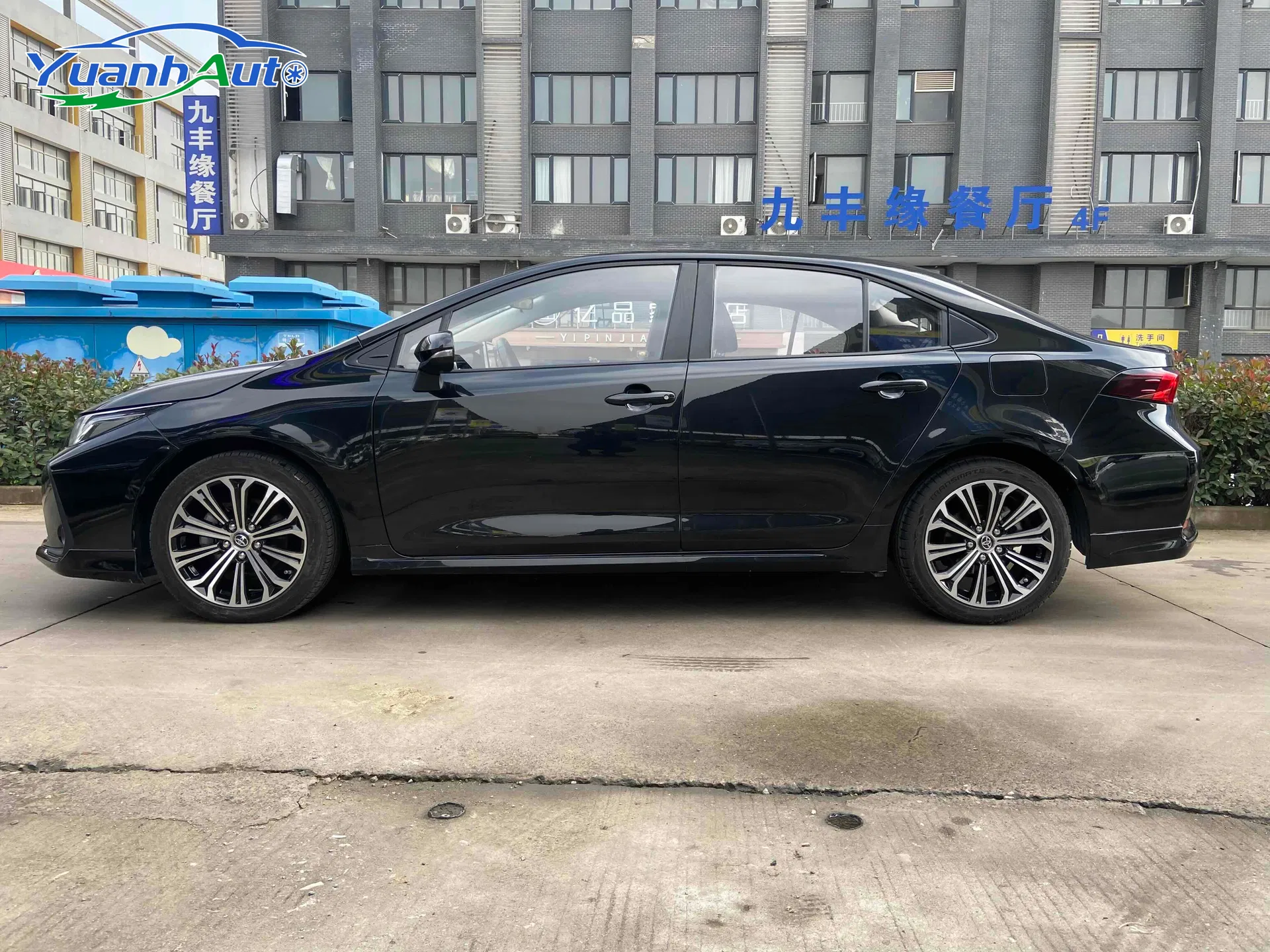 2019 Toyota Corolla Petrol Sedan — source image 11
