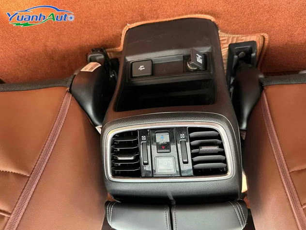 2017 Honda UR-V Petrol SUV — source image 16