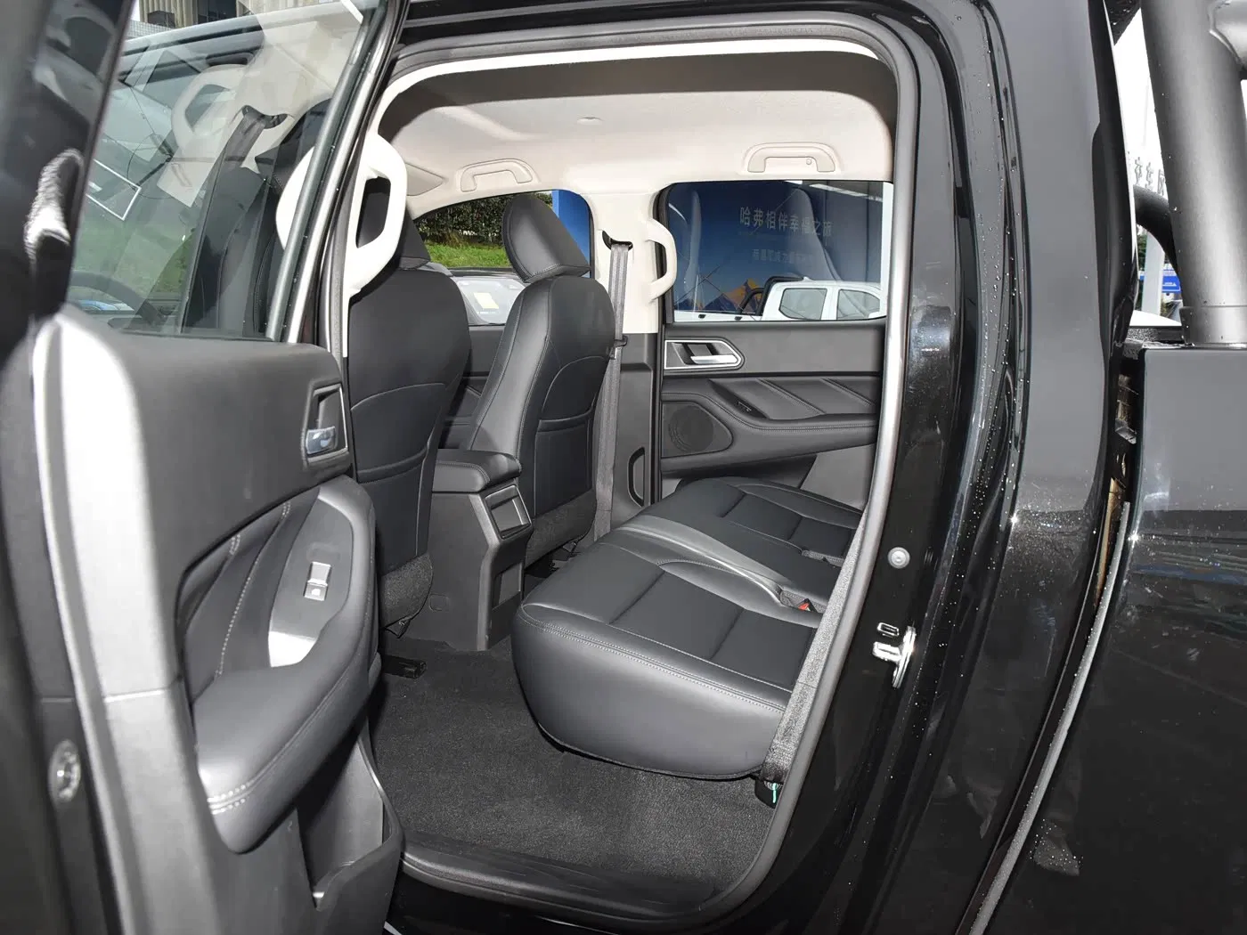 2026 GWM Poer Commercial Petrol Pickup — source image 17