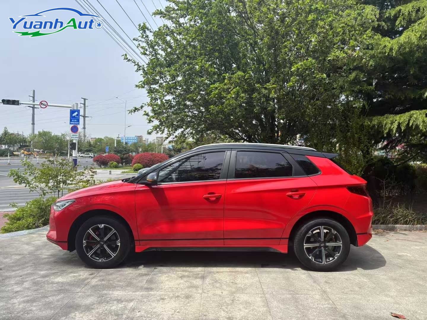 2021 BYD E2 vehicle photo 1