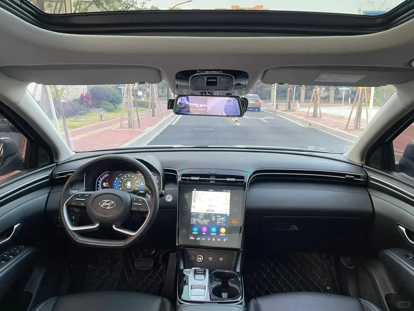 2022 Hyundai Tucson Petrol SUV — source image 6