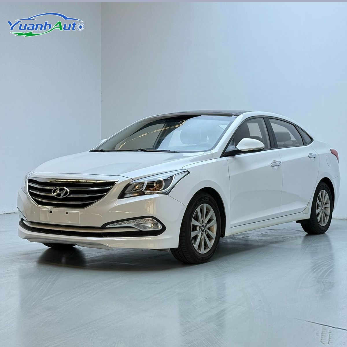 2016 Hyundai Mistra Petrol Sedan — source image 1