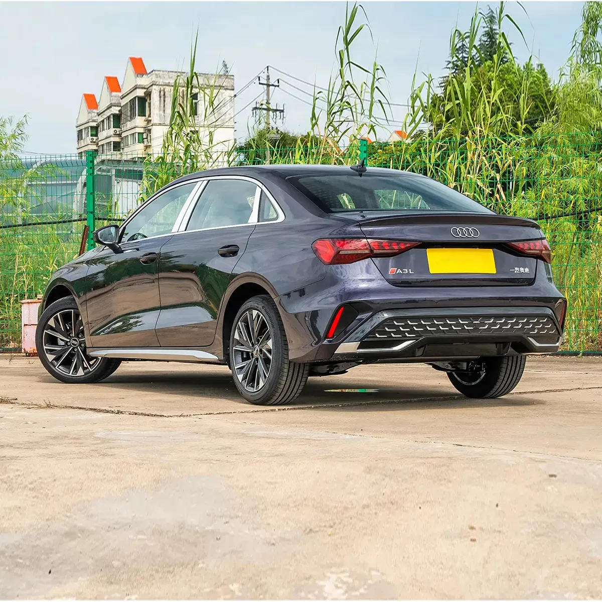 2019 Mercedes-Benz E 300 L Petrol Sedan — source image 17