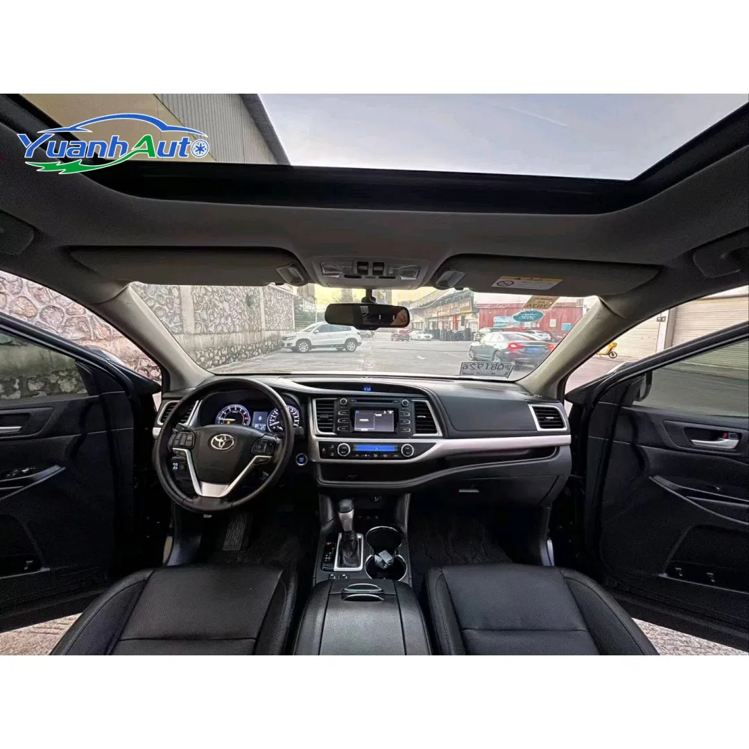 2017 Toyota Highlander vehicle photo 7