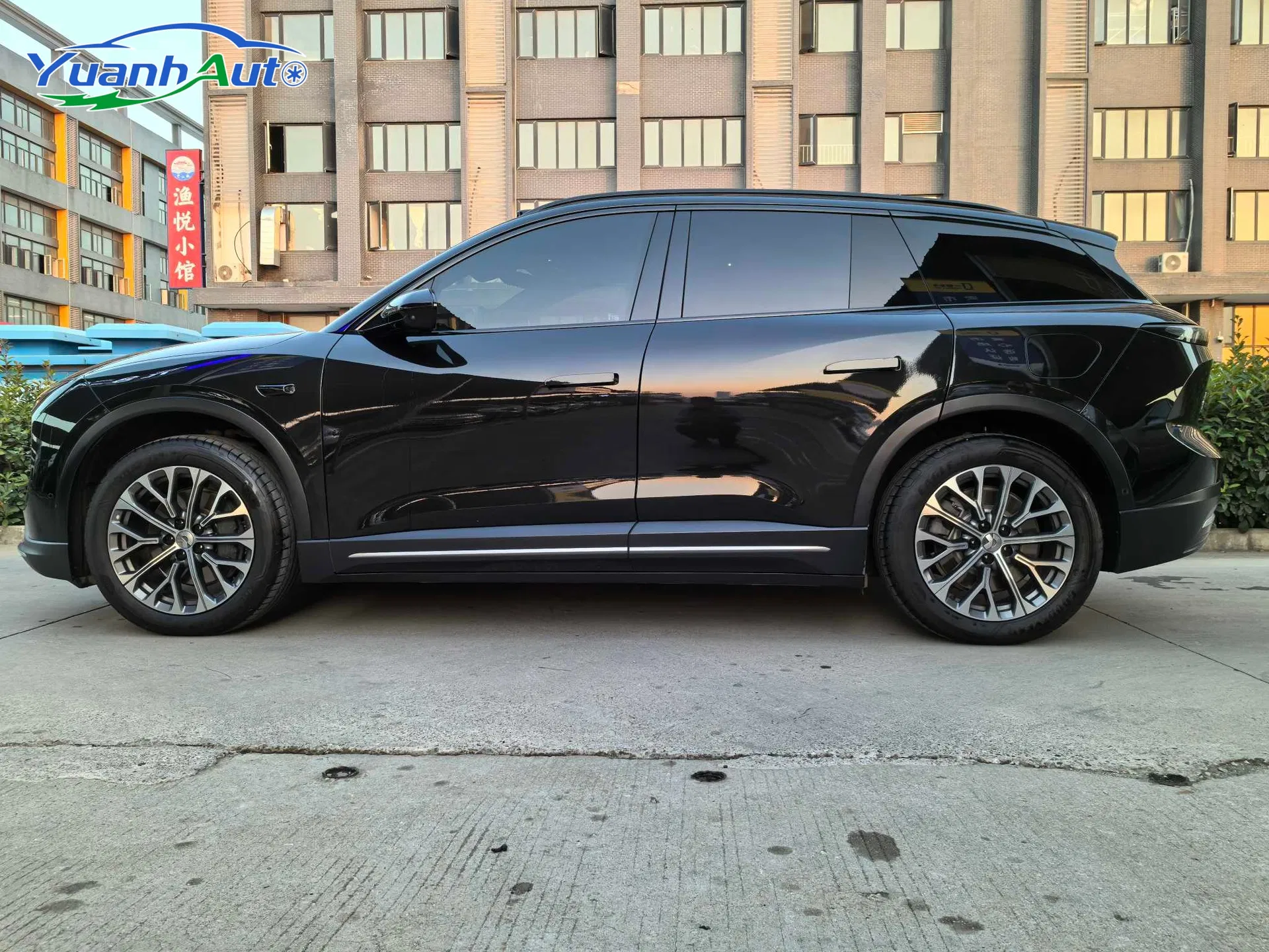 2023 NIO ES6 Electric SUV — source image 11