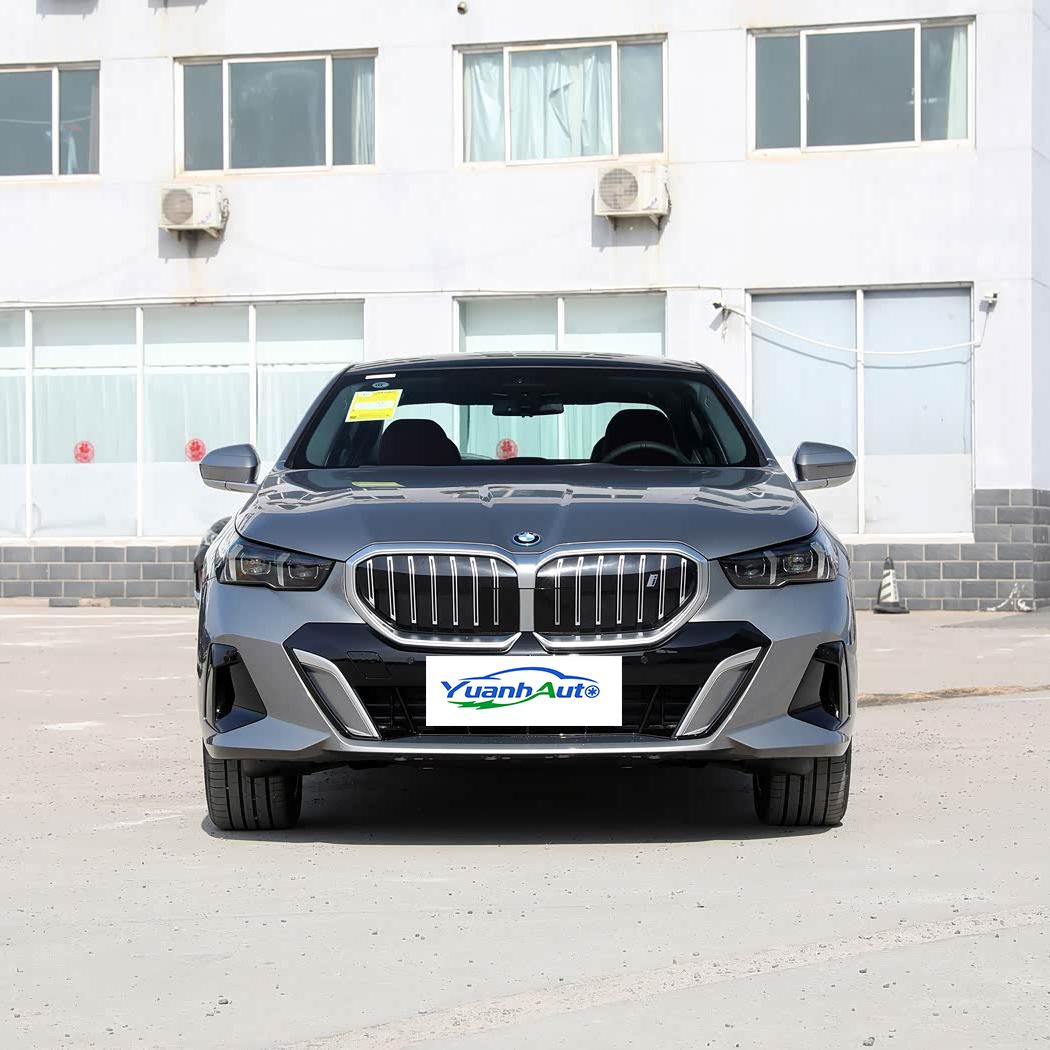 2024 BMW i5 vehicle photo 1