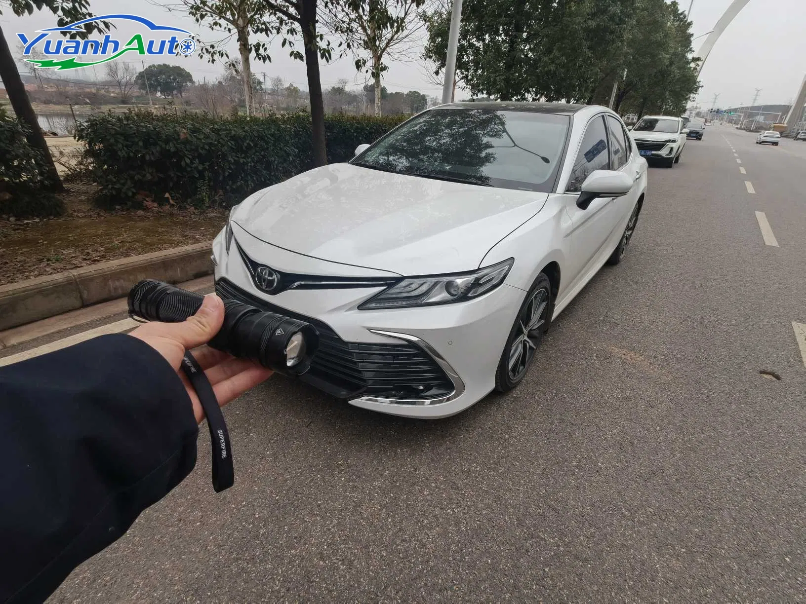 2021 Toyota Camry Petrol Sedan — source image 8