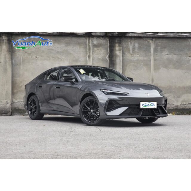 Changan UNI-V vehicle photo 1