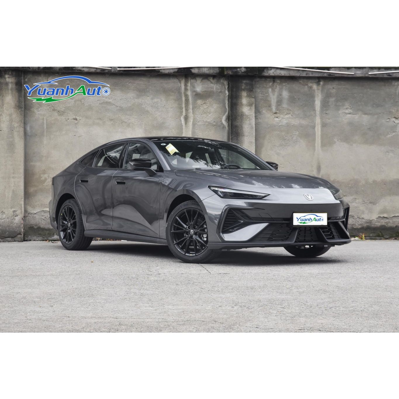 Changan UNI-V vehicle photo 1