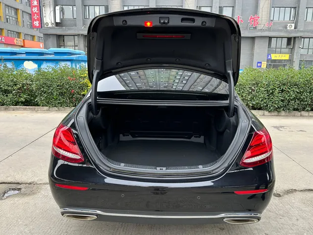 2019 Mercedes-Benz E 300 L Petrol Sedan — source image 10