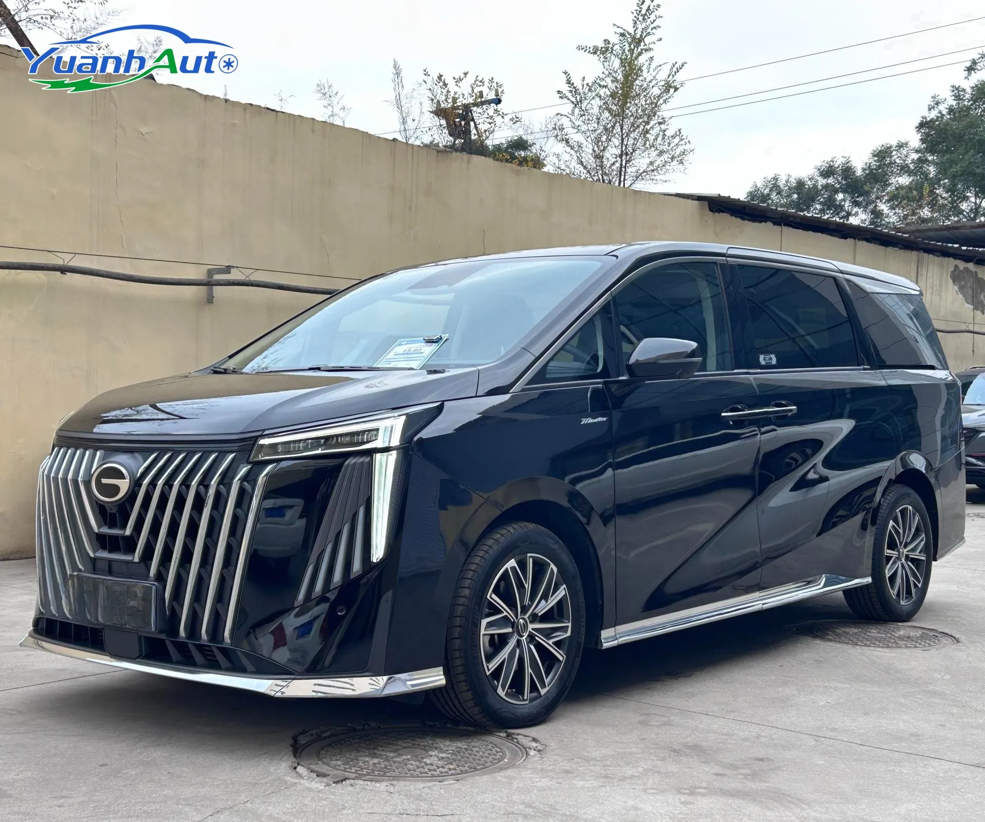 2024 GAC Trumpchi M8 Petrol MPV — source image 9