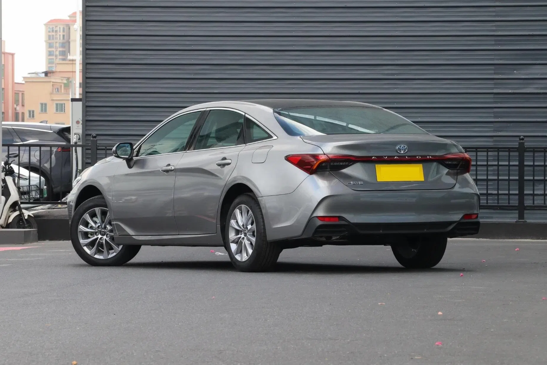 2024 Toyota Avalon vehicle photo 7