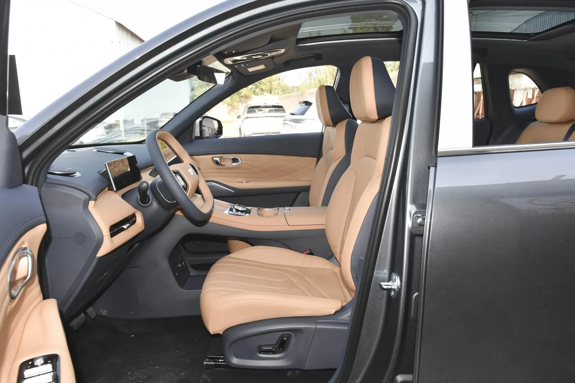 2025 Geely Galaxy Starship 7 Hybrid SUV — source image 8