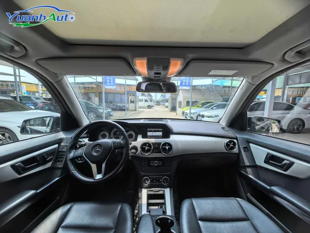 2013 Mercedes-Benz GLK 300 Petrol SUV — source image 15