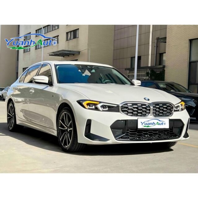 2023 BMW 3 vehicle photo 1