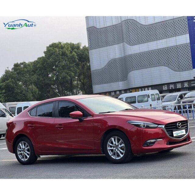 2017 Mazda Axela vehicle photo 1