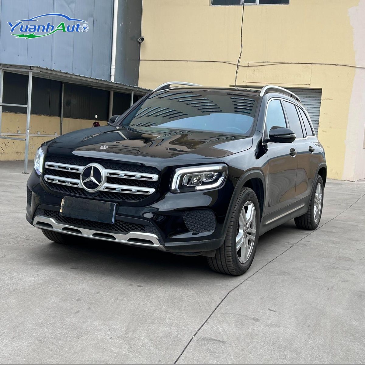 2023 Mercedes-Benz GLB Petrol SUV — source image 1