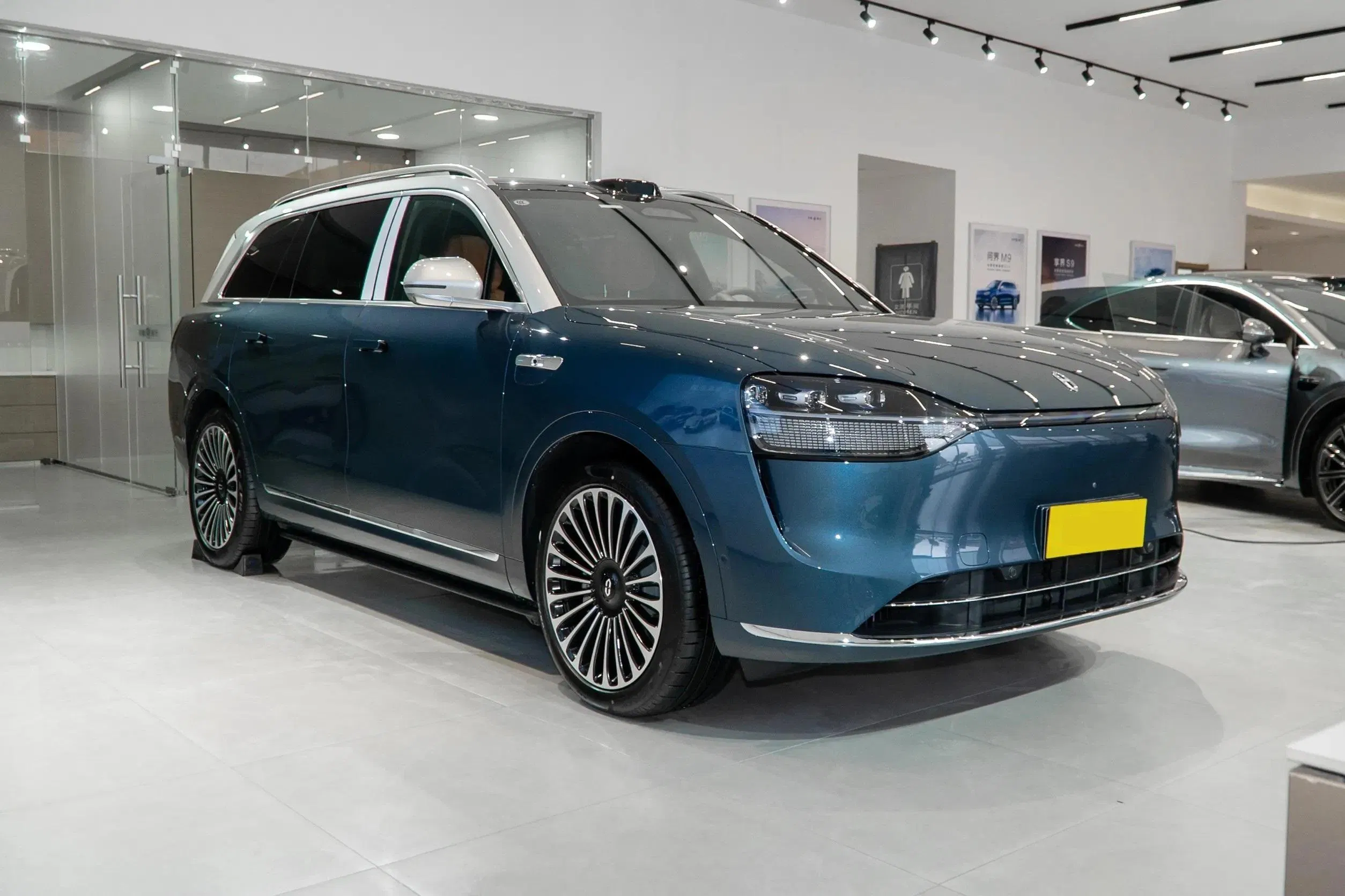 2024 Aito M9 vehicle photo 4
