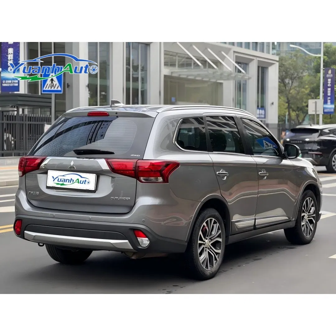2019 Mitsubishi Outlander vehicle photo 4