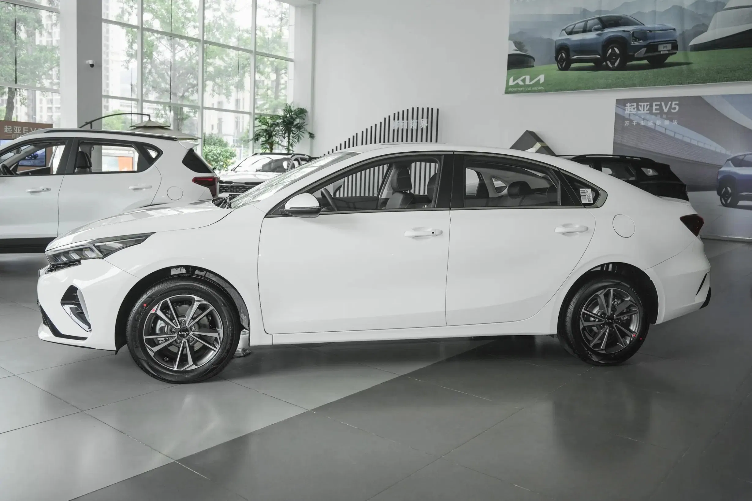 2024 Kia k3 vehicle photo 4