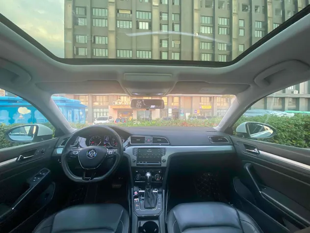 2018 Volkswagen Lamando Petrol Sedan — source image 17