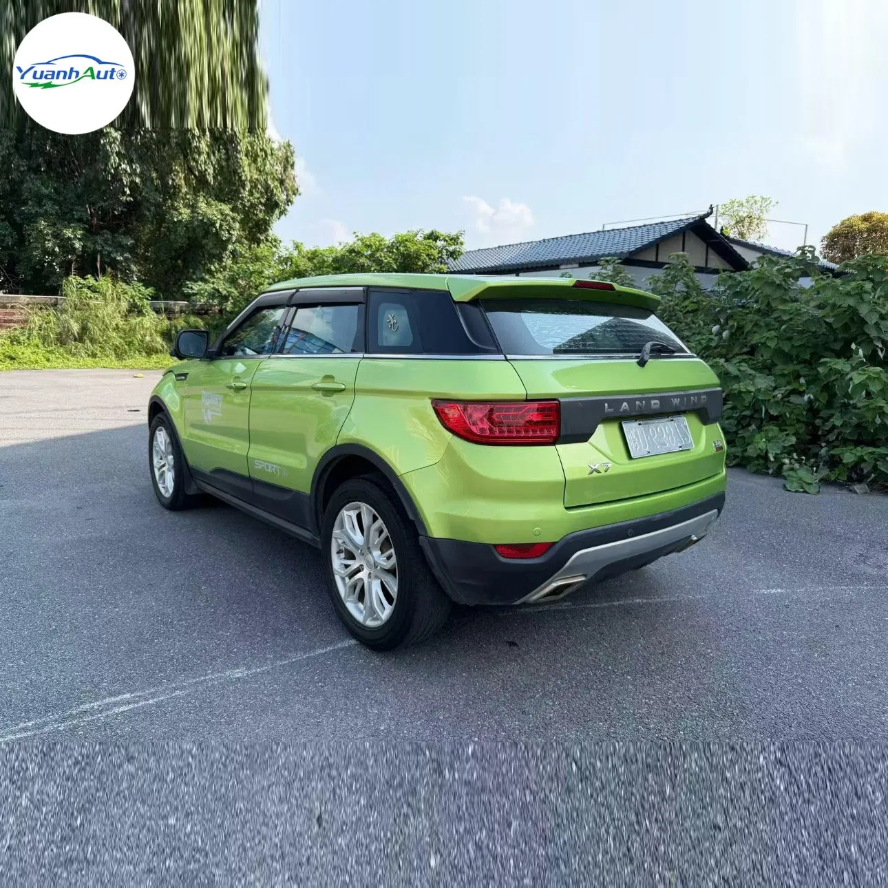 Landwind X7 vehicle photo 4