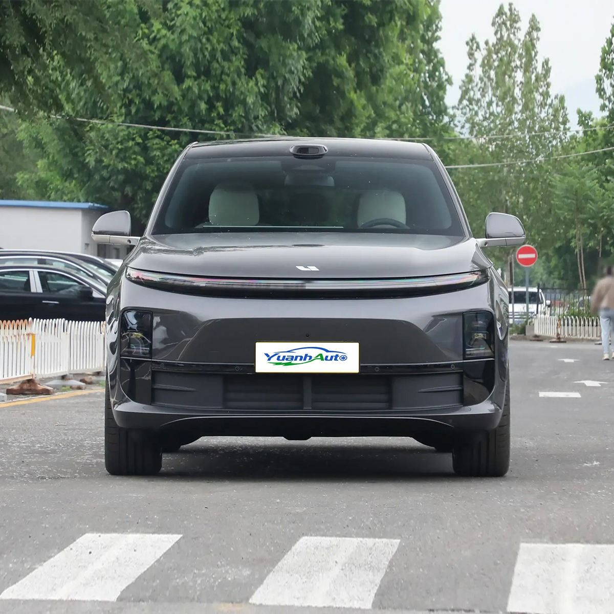 2025 Li Auto L6 vehicle photo 1