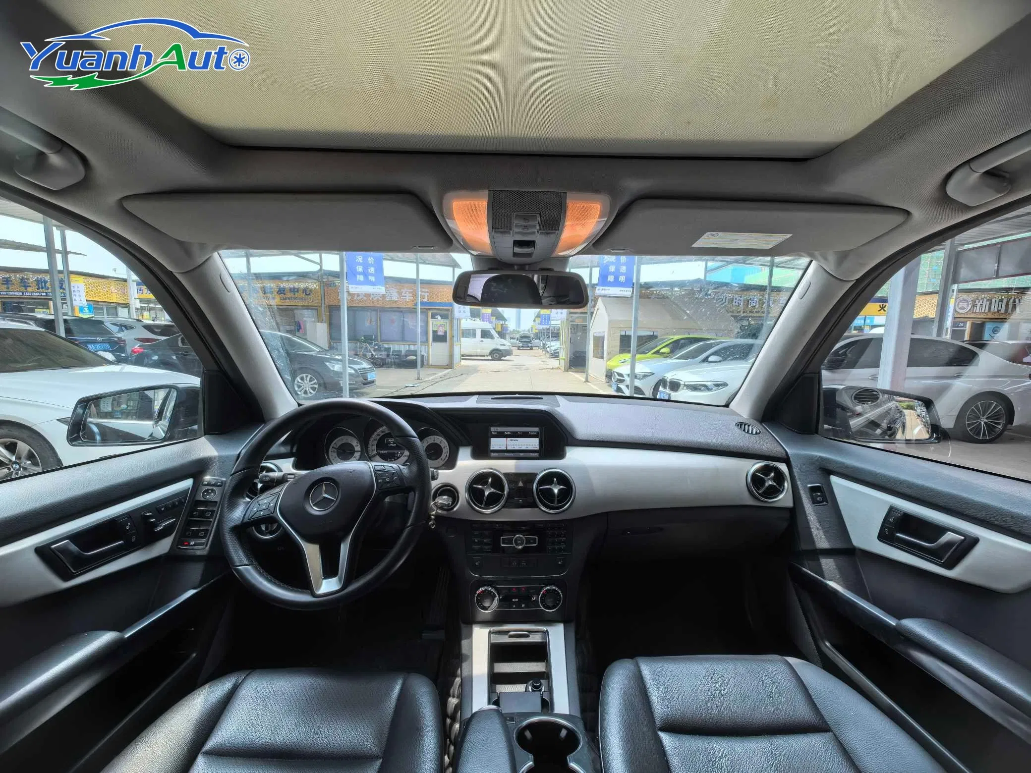 2013 Benz GLK 300 vehicle photo 7