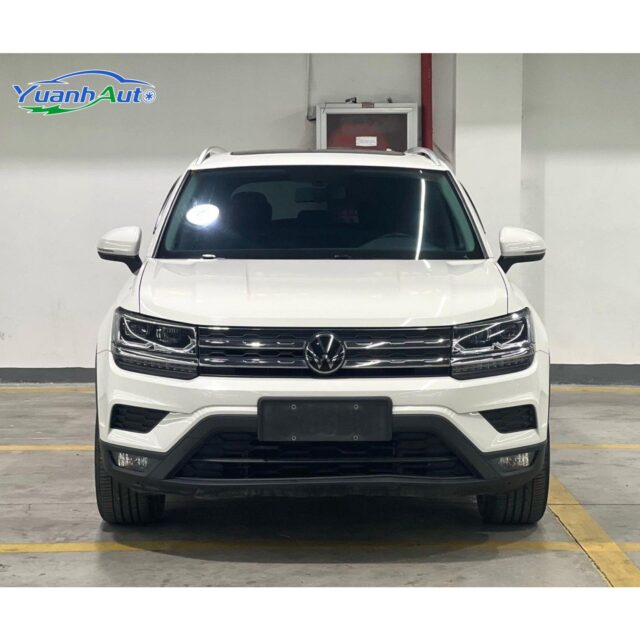 2022 Tiguan vehicle photo 1