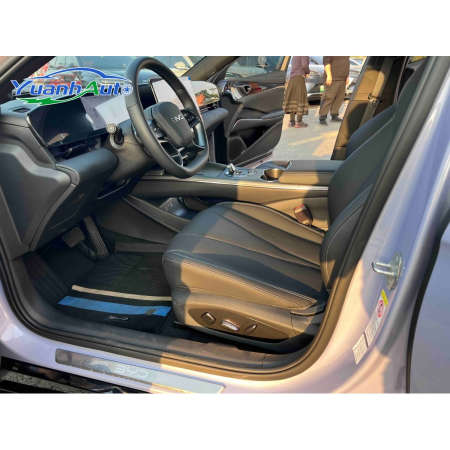 2025 BYD seal vehicle photo 4