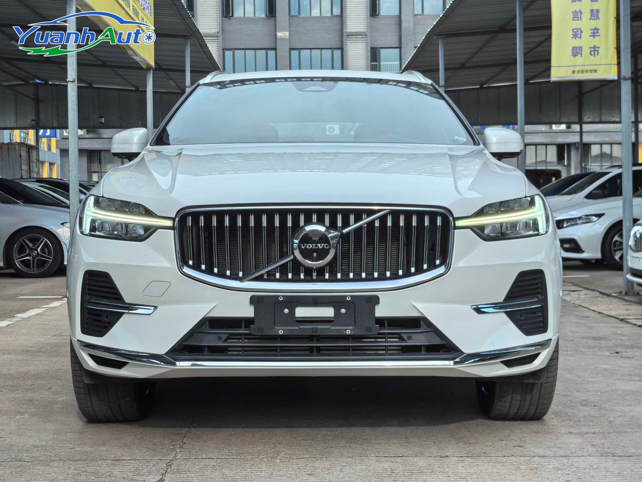 2023 Volvo XC60 vehicle photo 1