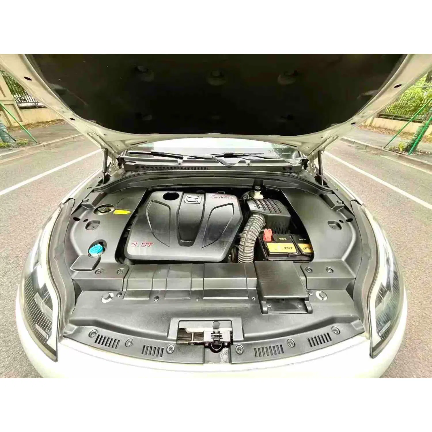 2017 Zotye SR9 2.0T Petrol SUV — source image 12