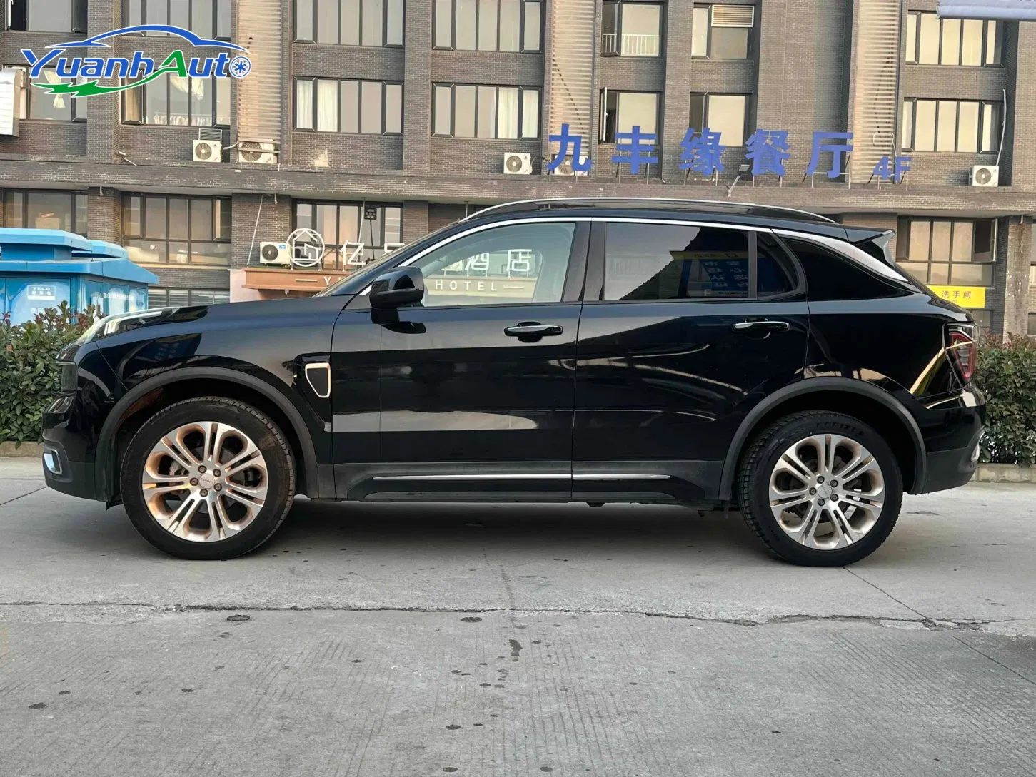 2021 Lynk&Co 01 vehicle photo 6