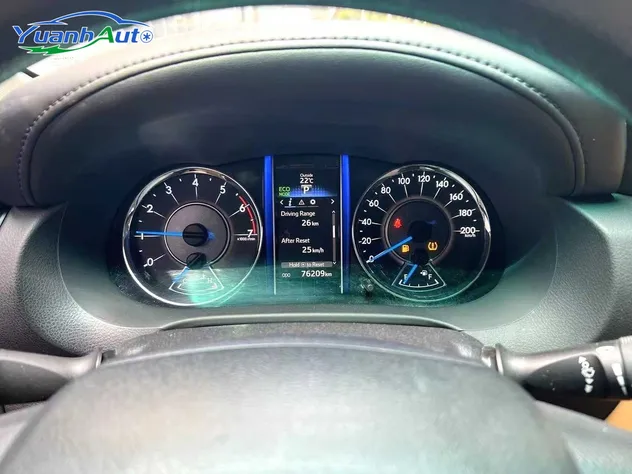 2019 Toyota Fortuner Petrol SUV — source image 15