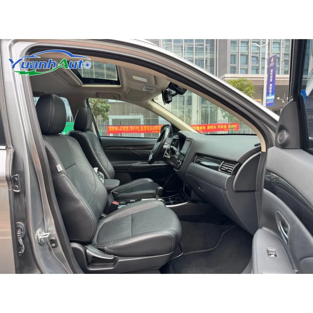 2019 Mitsubishi Outlander vehicle photo 7