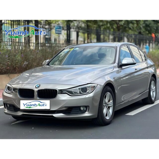 2013 BMW 3 Series vehicle photo 1