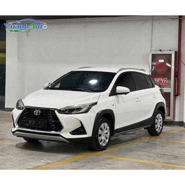 2022 Toyota YARiSL vehicle photo 1