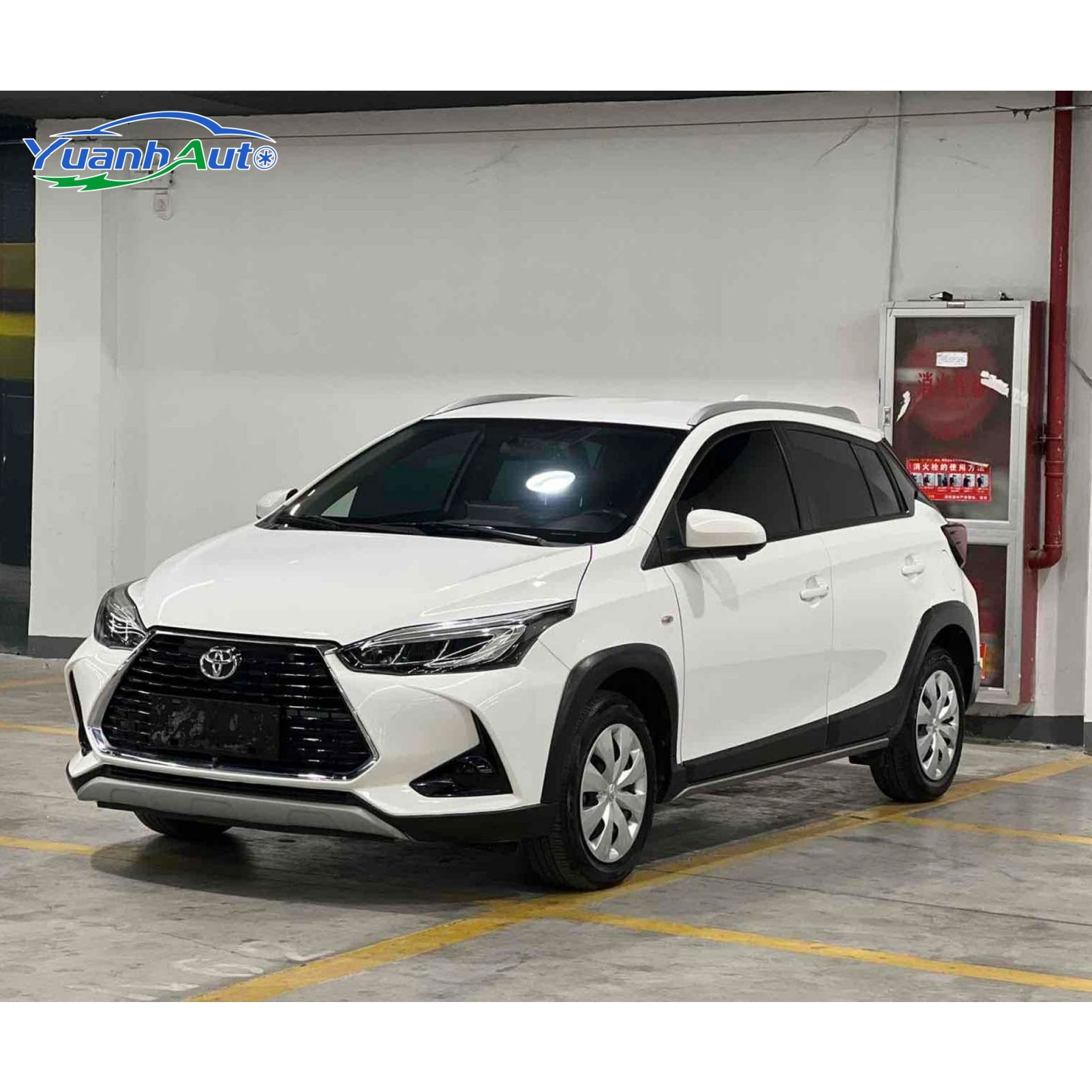 2022 Toyota YARiSL vehicle photo 1